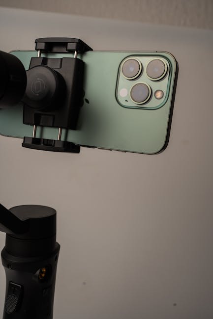 Smartphone camera shootout showing Pixel, Galaxy, and iPhone in low-light and video stabilization test (Pexels)